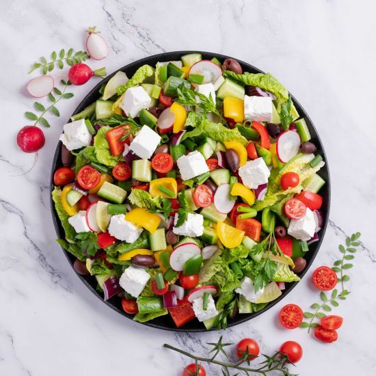 Traditional Greek salad with capsicum, roma tomatoes, cucumber, kalamata olives & spanish onion (v) (gf)
