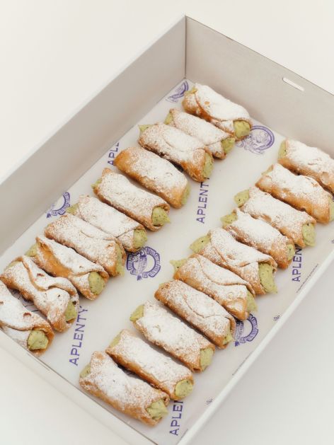 Box - Ricotta Cannoli with Pistachio and Lemon