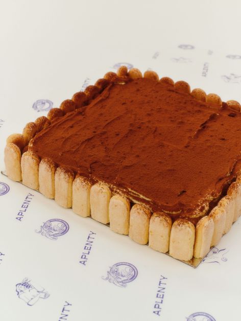 Tiramisu Cake