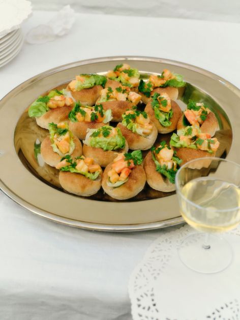 Box - Prawn Cocktail Roll Medium