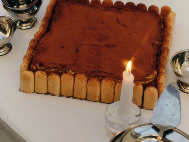 Tiramisu Cake