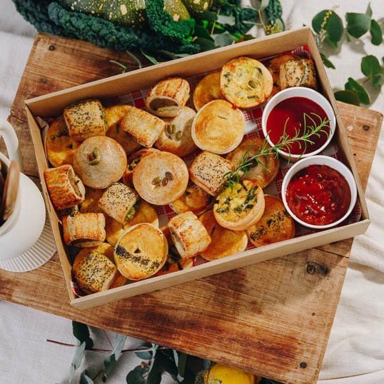 Hot savoury pastry box 24 pieces