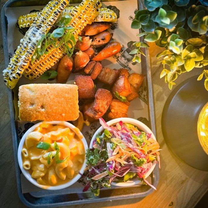 Hickory Smoked Hog Tray (Food Truck)