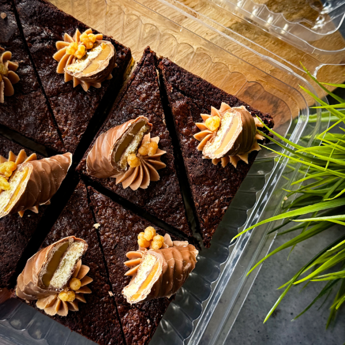 Twix Loaded Brownie (12)