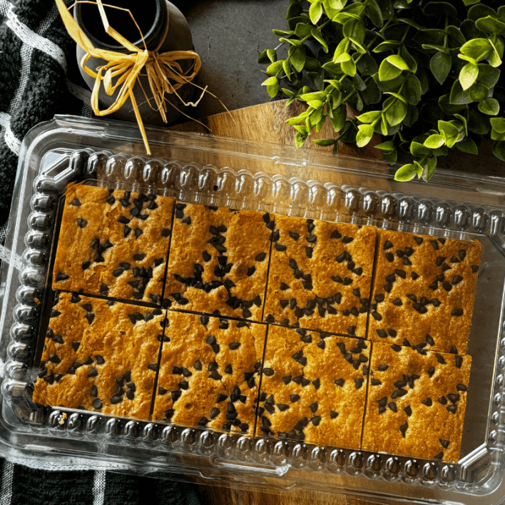 Gluten Free Choc Chip Blondie Thin (8)