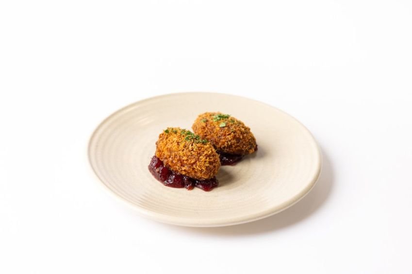 Turkey croquettes with cranberry jam (2pc) 