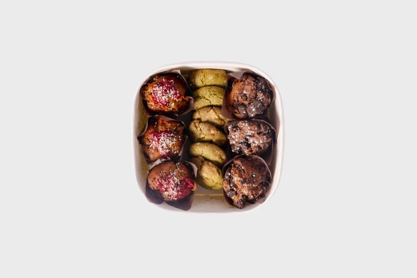 Mini Sweet Treat Box - Small (12 pcs)