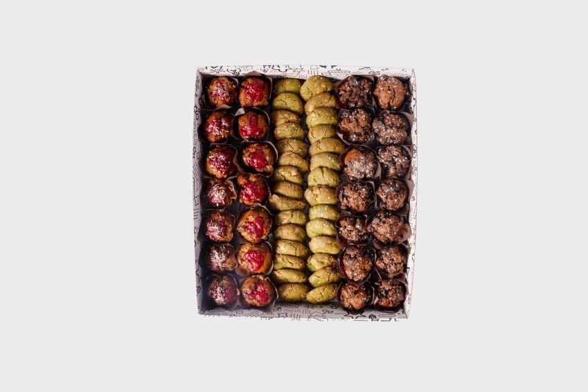 Mini Sweet Treat Box - Large (58 pieces)