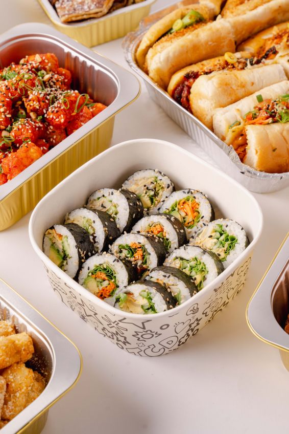 Itewon-Dong Hot Roll Lunch Package 