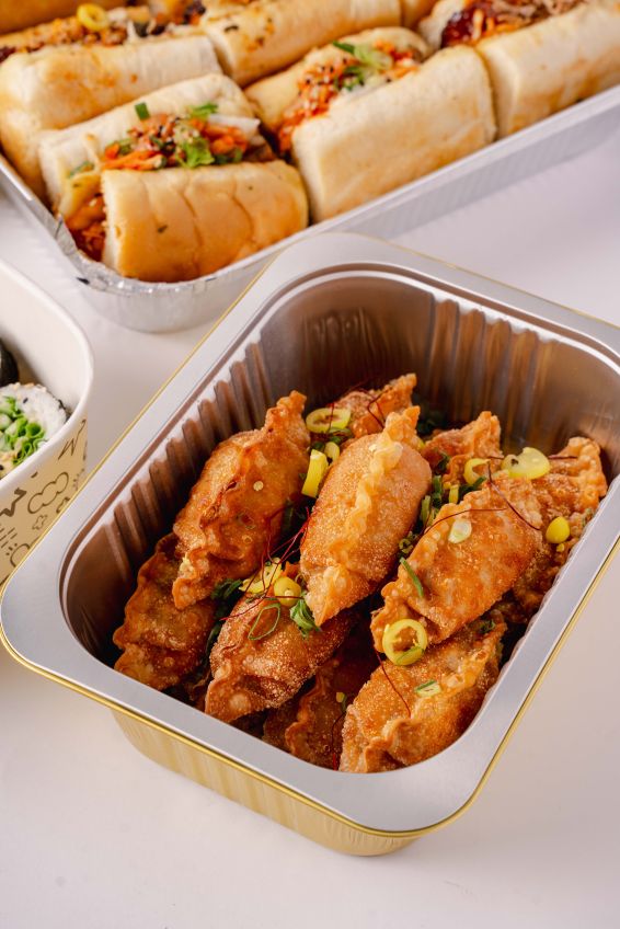 Itewon-Dong Hot Roll Lunch Package 