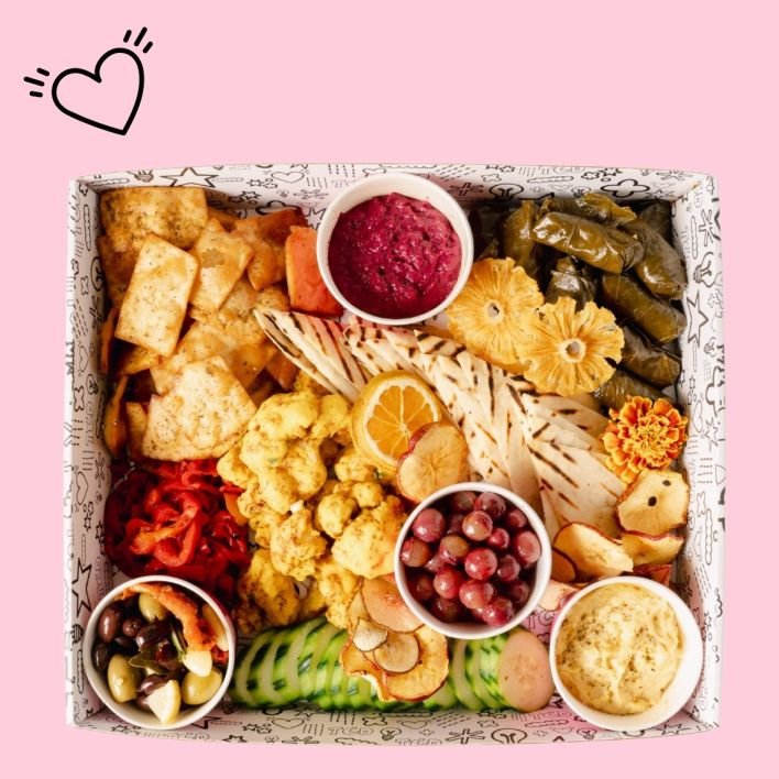 Middle Eastern Mezze (V) - Large (serves 8-15 guests)