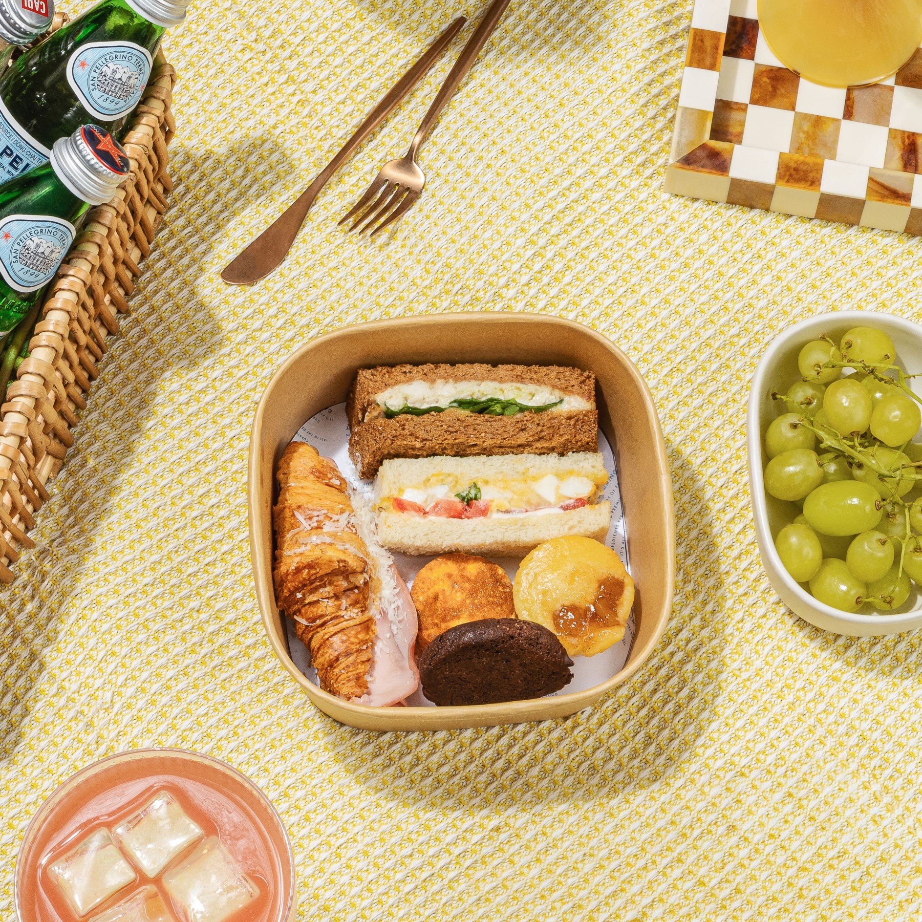 Light Lunch Box