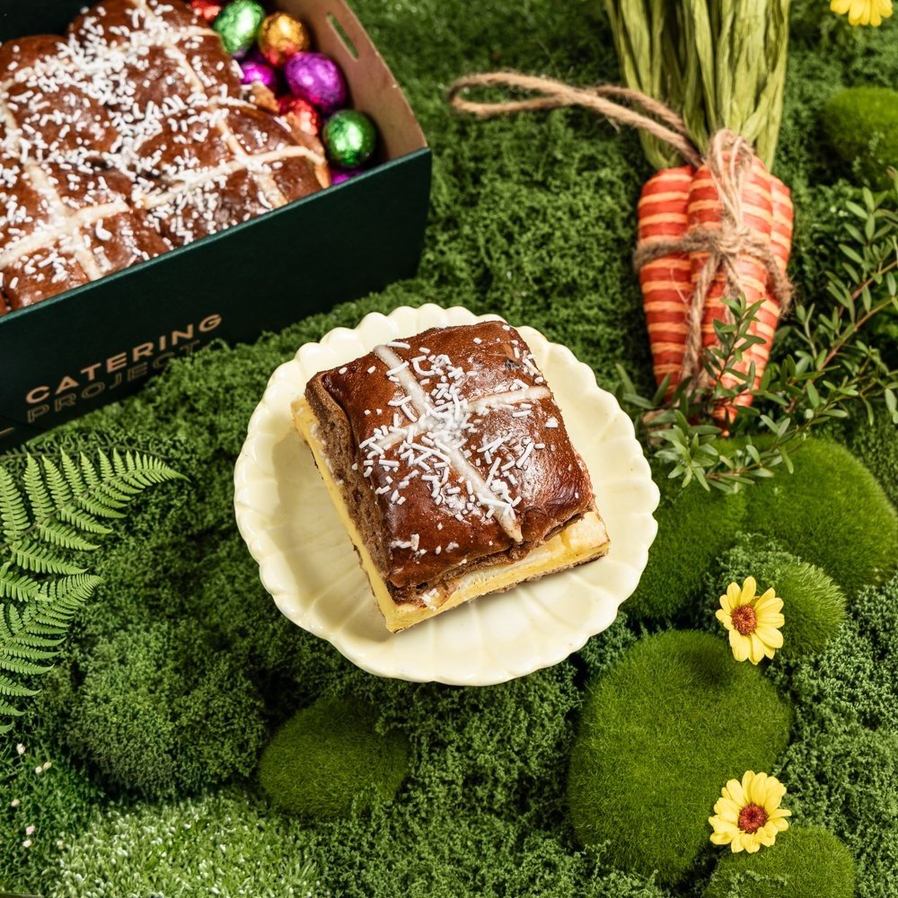 Vanilla Loaded Hot Cross Bun Platter 