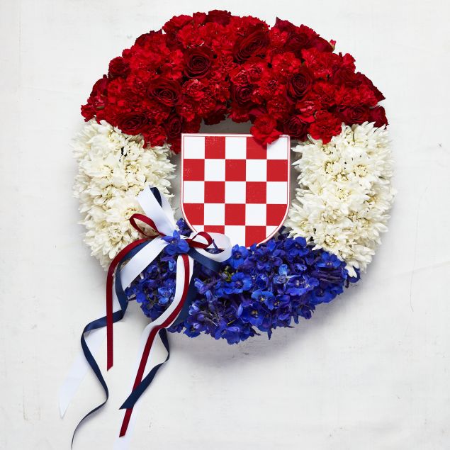 E02-Wreath Croatian (range $285-$550)
