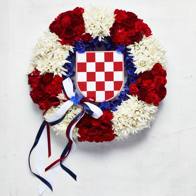 E01-Wreath Croatian (range $285-$550)