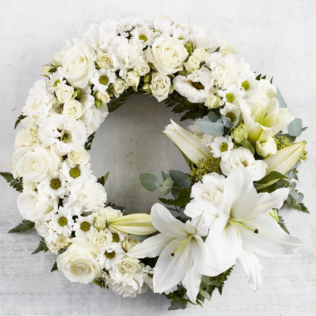 D04-Wreath White (range $225-$500)