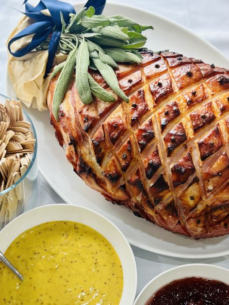 Christmas 5-7kg Whole Maple Glazed Ham with Cranberry Sauce, Honey