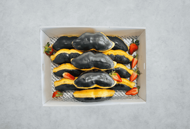 Movember - Moustache Donut Collection (12 pieces) 