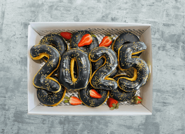 Graduation Day - 2025 Graduation Donut Box (12 pieces)