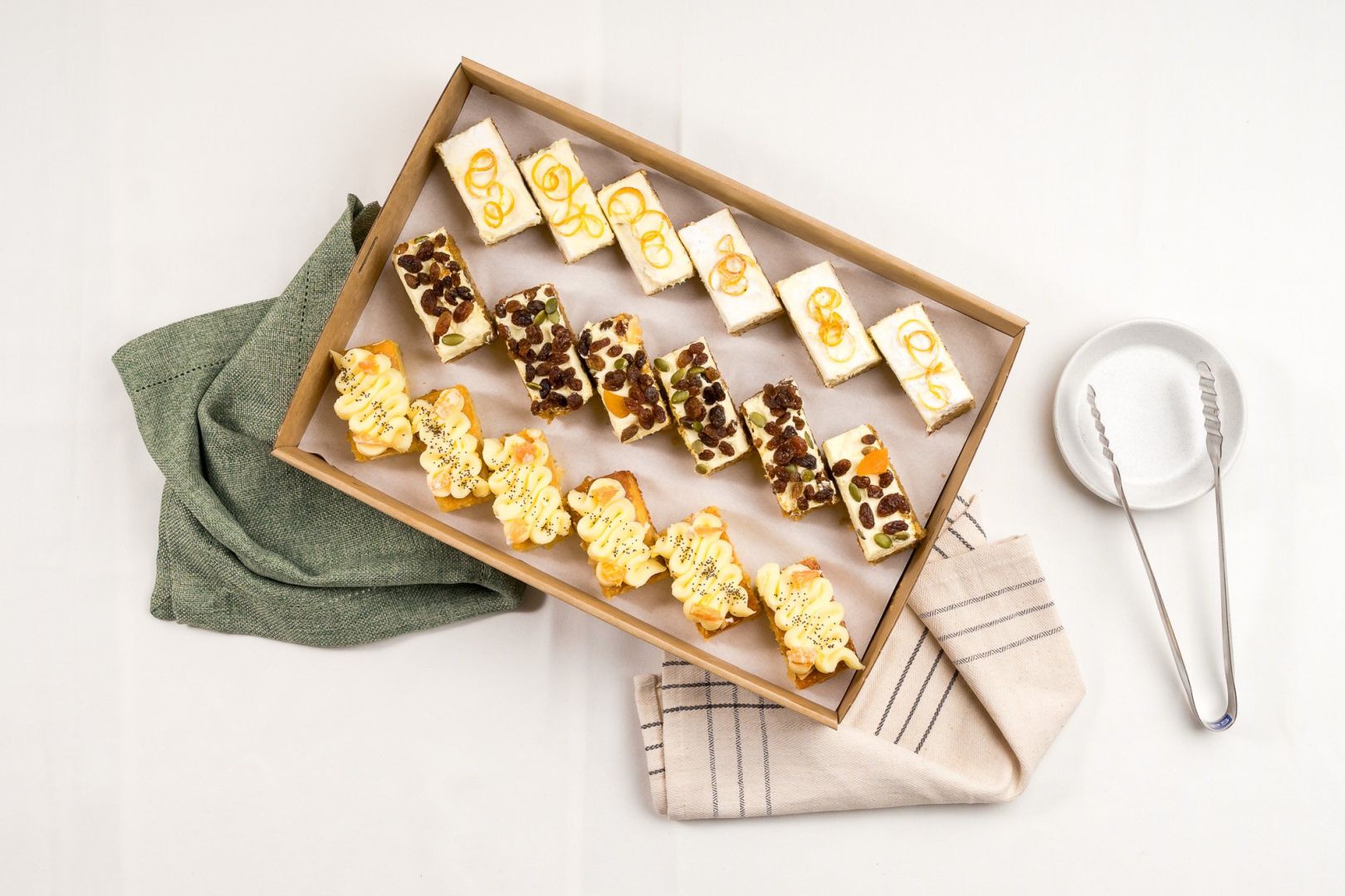 Tea Cake Box / Feeds 18 - 25