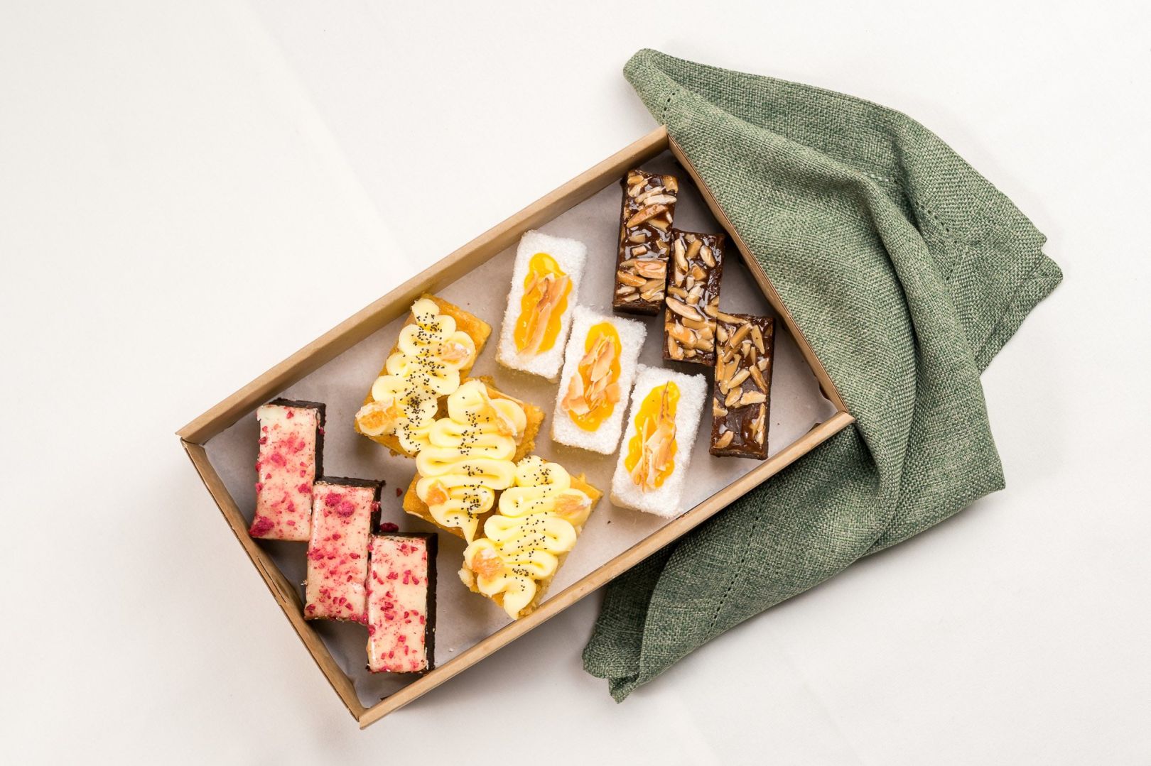 Gluten Free Mixed Slices Box / Feeds 12 - 18