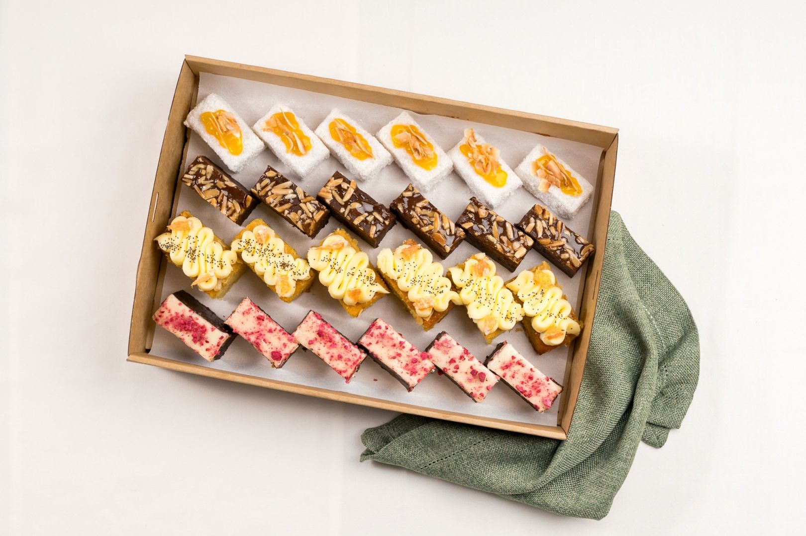 Gluten Free Mixed Slices Box / Feeds 18 - 25