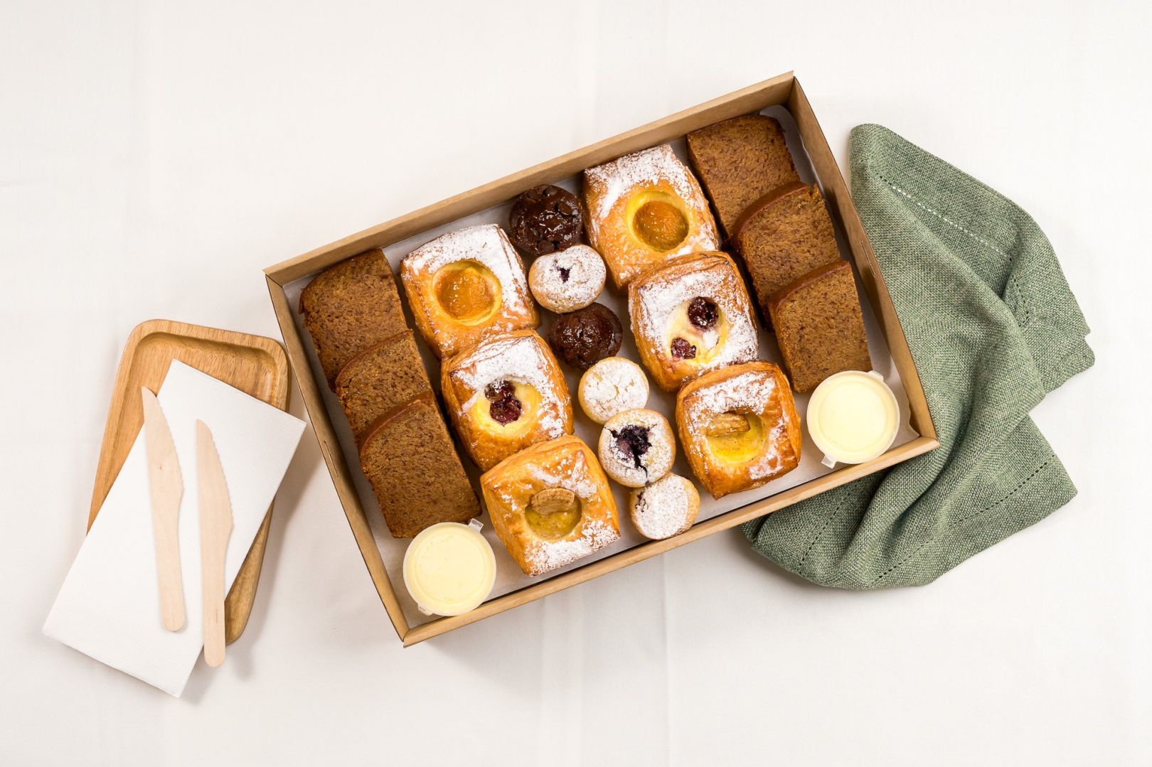Shared Baked Classics Box / Feeds 15 - 18