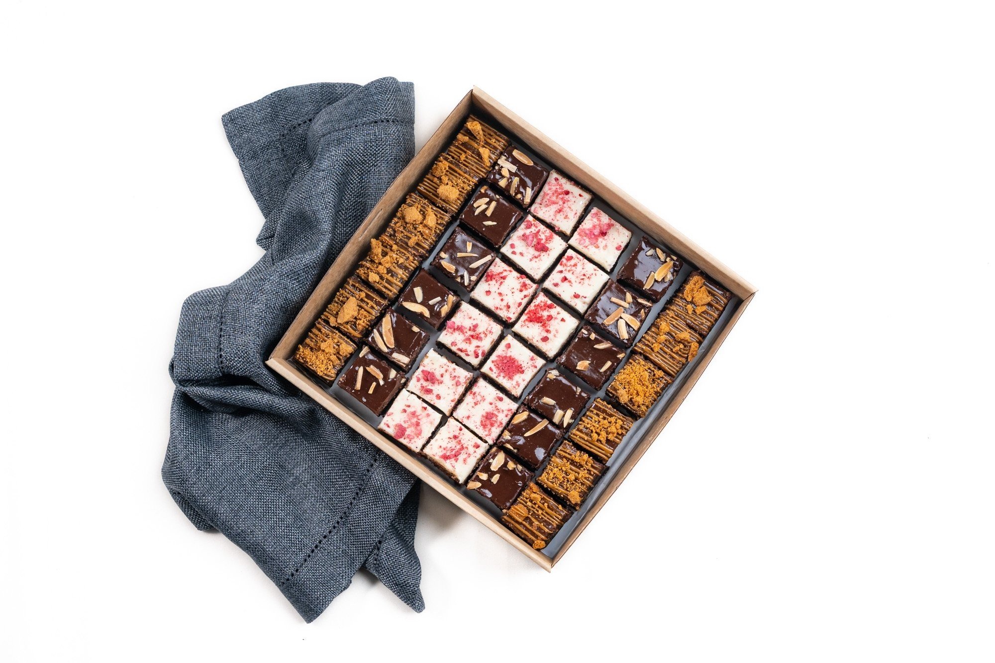 Shared Brownie Bite Box / Feeds 15 - 20