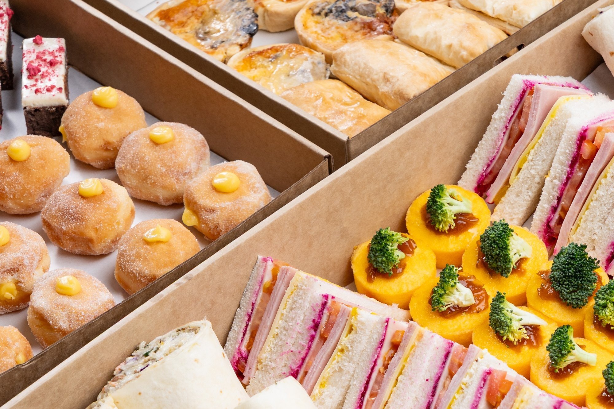 Sweet and Savoury Package 2 / Feeds 10 - 15
