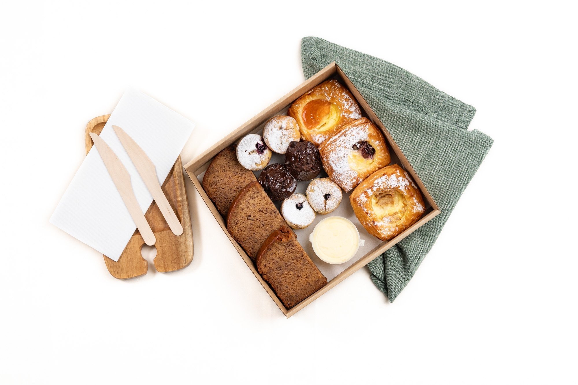 Shared Baked Classics Box / Feeds 8 - 10