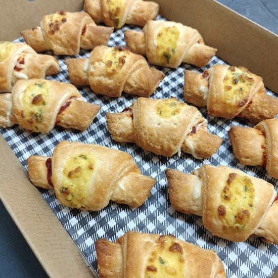 Gluten Free and Vegan Tomato Relish and Cheese Croissants Box