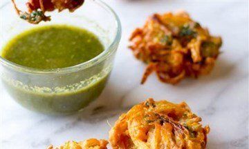 Kale Pakoras with Minted Yoghurt (GF, V)