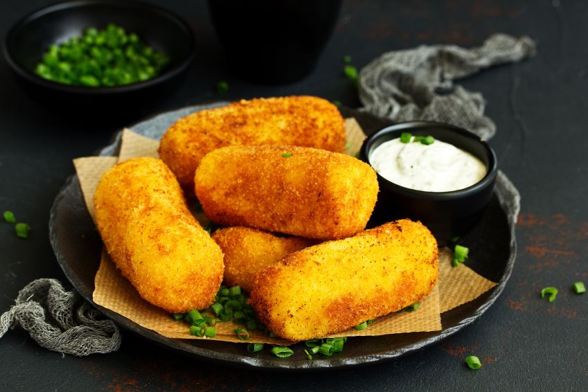 Mac and Cheese Croquettes (V)