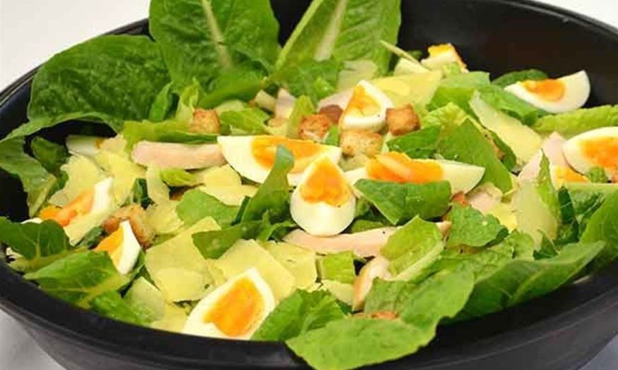 Caesar Salad with smoked Chicken