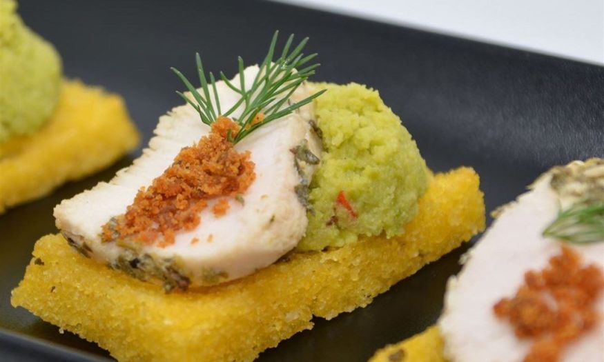 Chicken on Polenta with Broadbean & Chorizo (ng,nd)