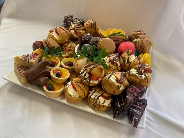 Petit Fours Platter (V)