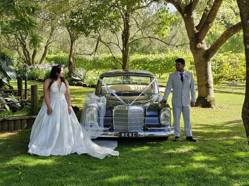 1962 Mercedes 220 S for Hire