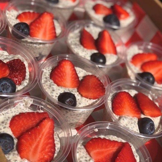 Chia seed pudding 150ml topped w fruit 