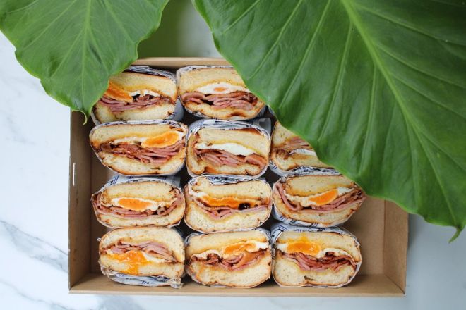 Bacon And Egg Roll With BBQ Sauce