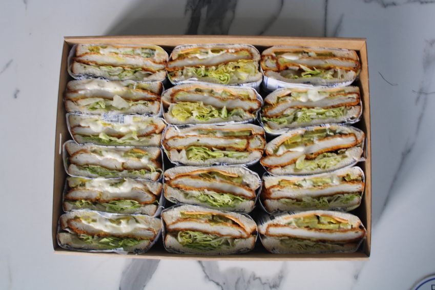 The Mr Snitz Halal Sandwhich Box