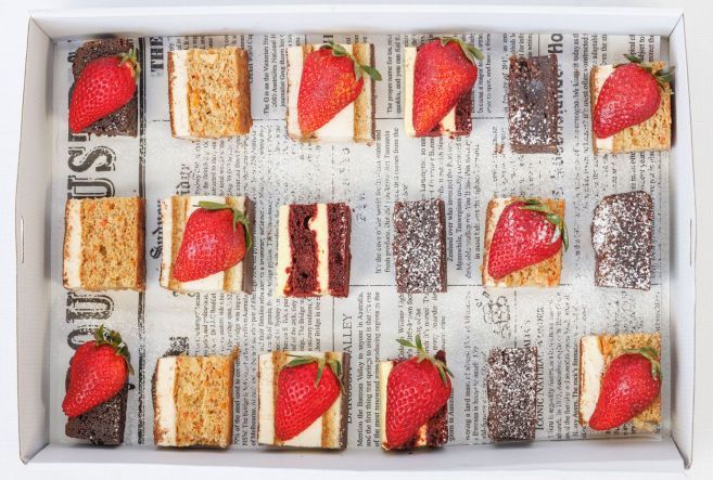 Petit Fours, Mini Cake Box