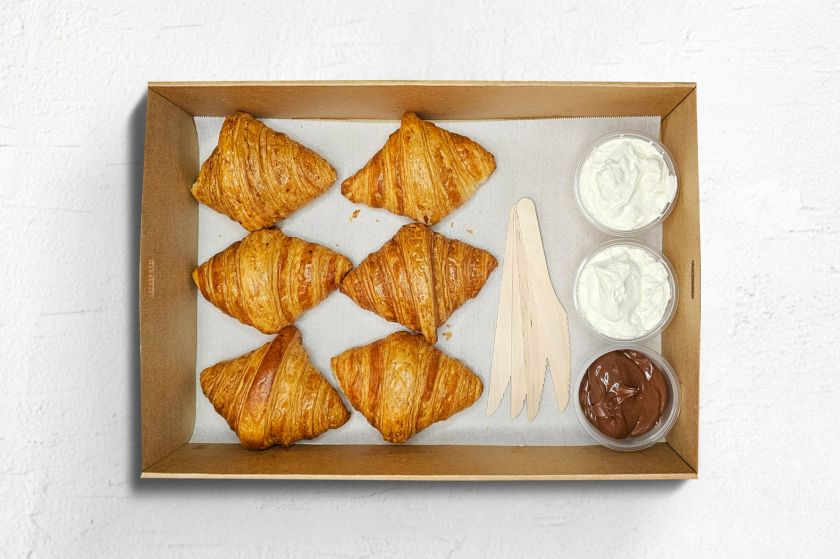 Mini croissants served with Nutella