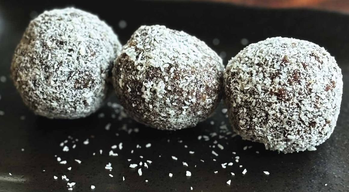 Dark Choc & Berry Protein balls