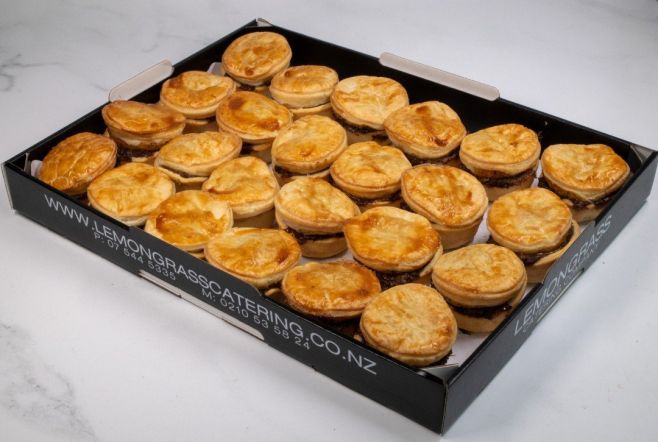 BEEF PARTY PIE SAVOURY PLATTER - COLD - 15 or 24 savourys - Sunday Catering 