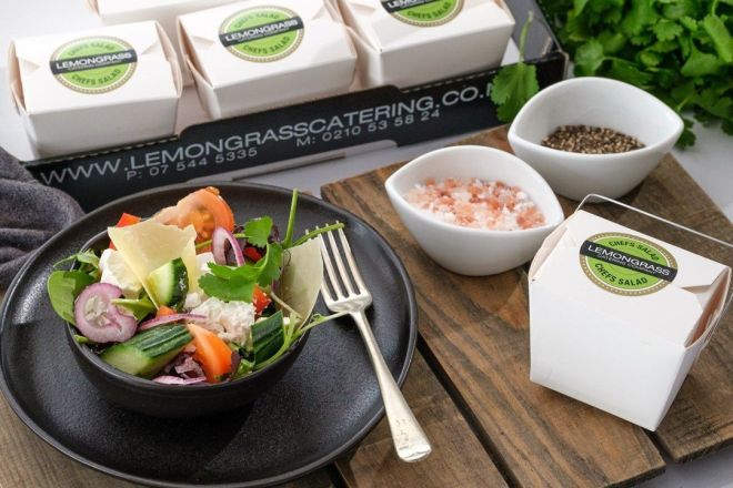 GREEK STYLE GREEN SALAD - feta, diced tomato, fresh salad greens, red onion, carrot, red cabbage, vinaigrette dressing & savoury granola in Individual noodle box with wooden fork (GF,Veg) 