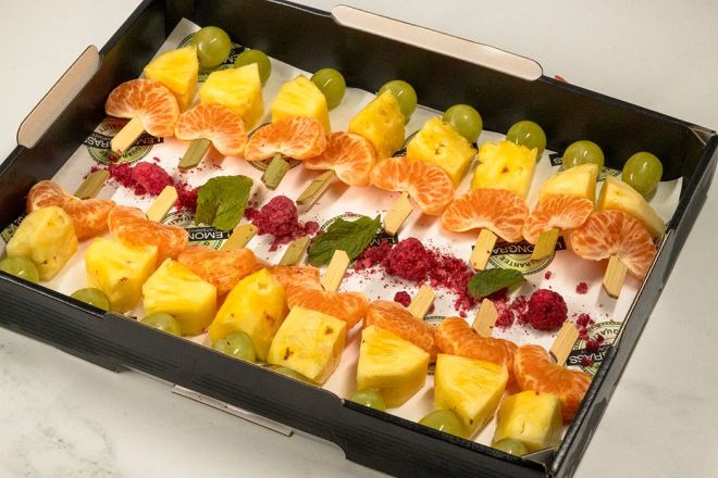 FRUIT - MINI FRESH FRUIT SKEWER - 2 per person 