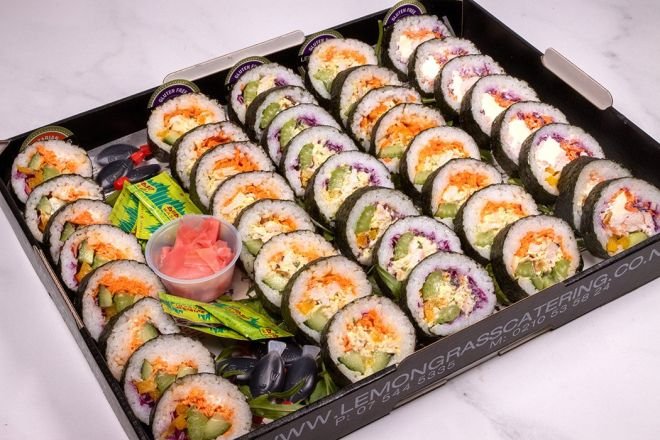 SUSHI PLATTER - 40 PIECES - Variety of fillings 