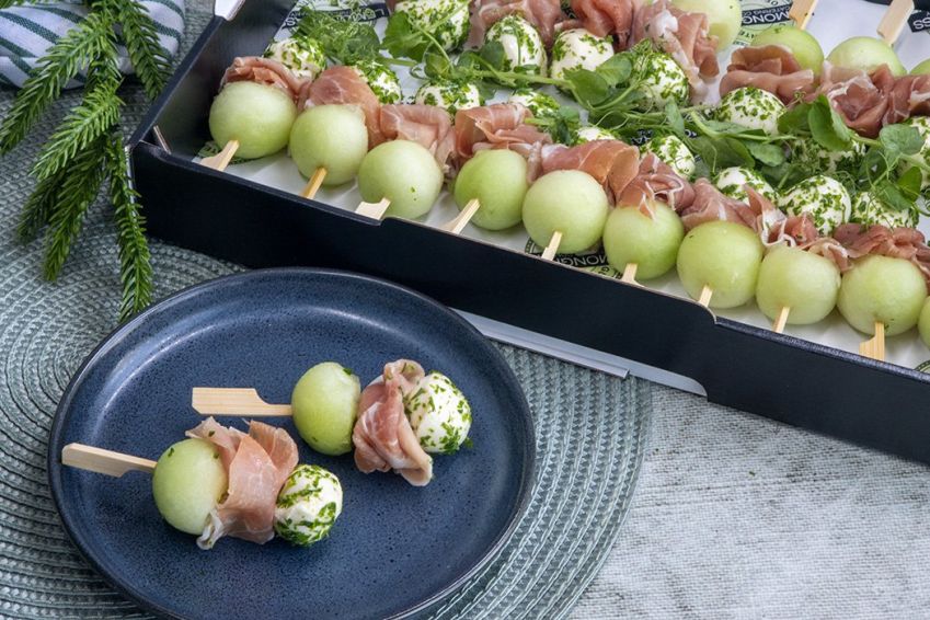 PROSCUITTO, FRESH MELON & MOZZERELLA CHEESE Canape Skewer Platter - 20 (GF) Sunday Catering 