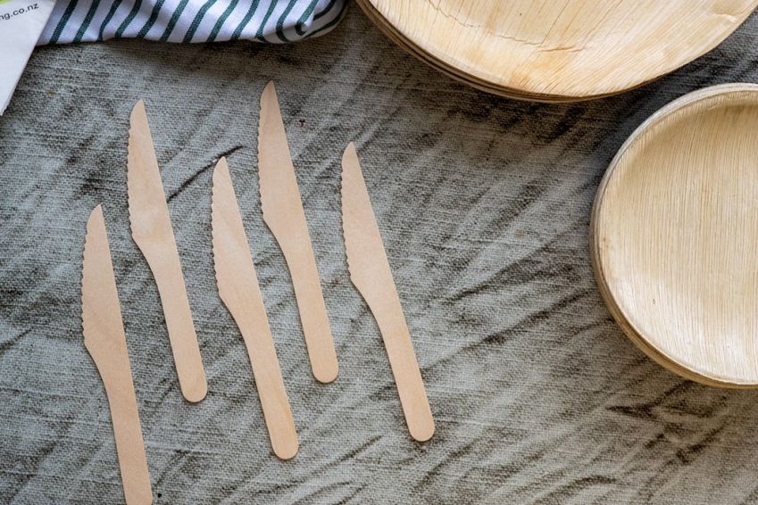 BAMBOO BIODEGRADABLE KNIFE