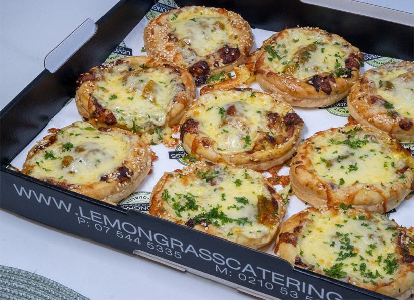 HAWAIIAN PIZZA PUFF - Diced ham, piccalilli, fresh diced pineapple topped with cheddar cheese in flakey round pastry 